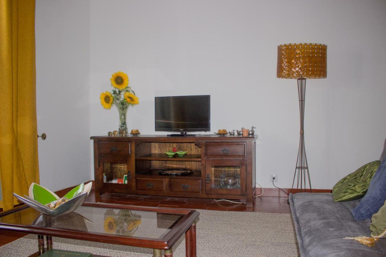 Отель Casa Da Margarida - Area Privada Na Casa Da Anfitria Понта-Делгада Экстерьер фото